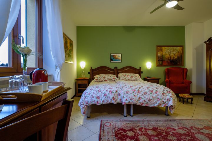 Room 42 of 115