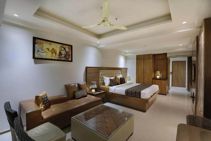 Room 16 of 44
