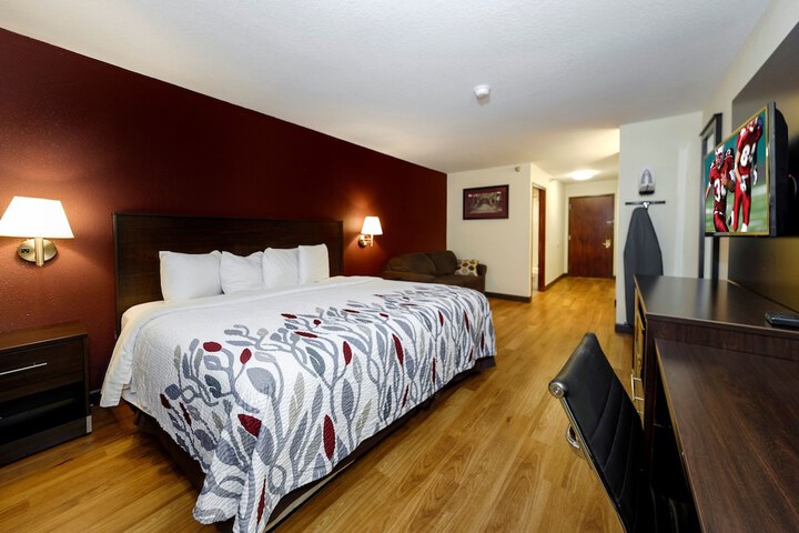 Room 9 of 33