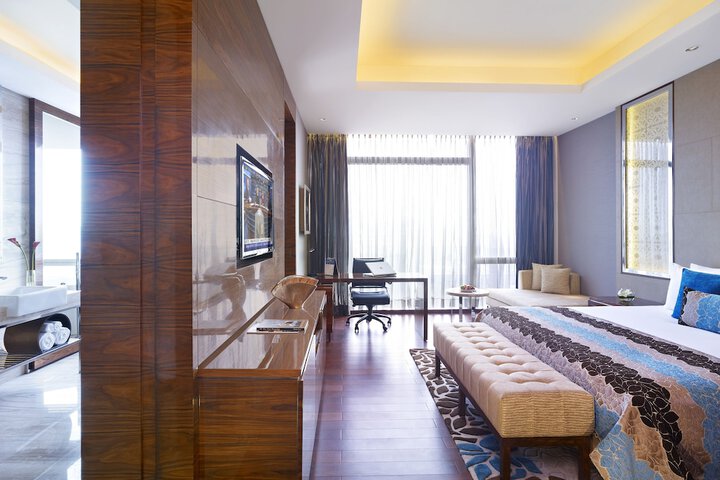 Room 13 of 87