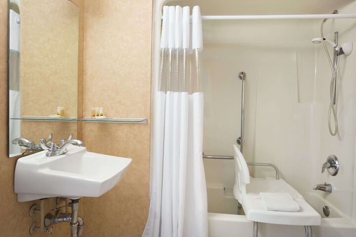 2 Double Beds (5 of 6)