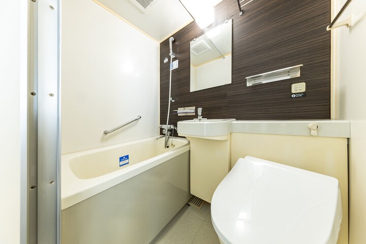 Room 14 of 33