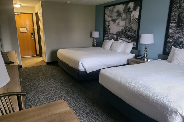 Quadruple King Size Bed (8 of 12)