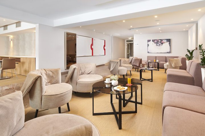 Hotel Lobby