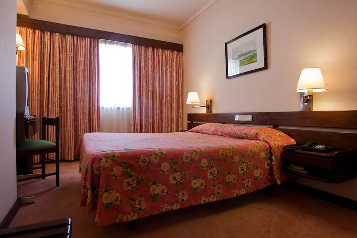 Room 2 of 31
