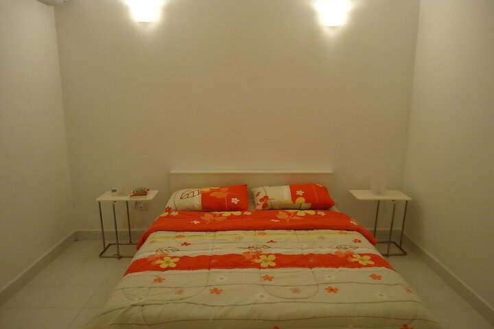 Room 2 of 14