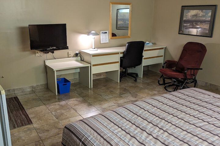 Room 5 of 12