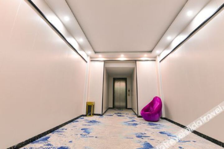 Hotel Interior 17 of 32