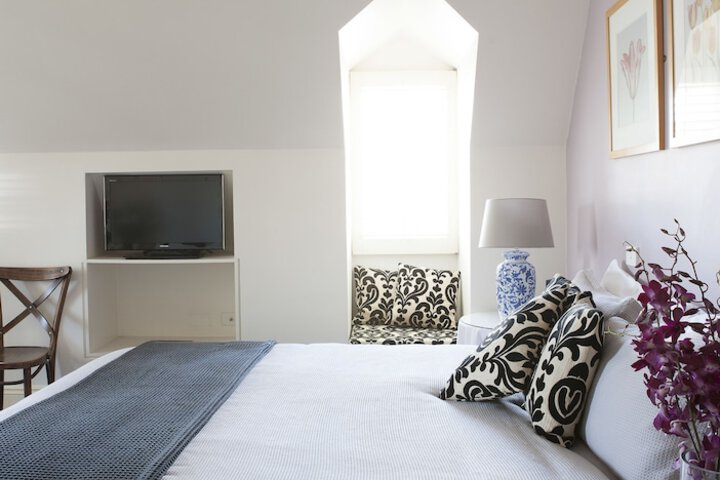 Room 4 of 49