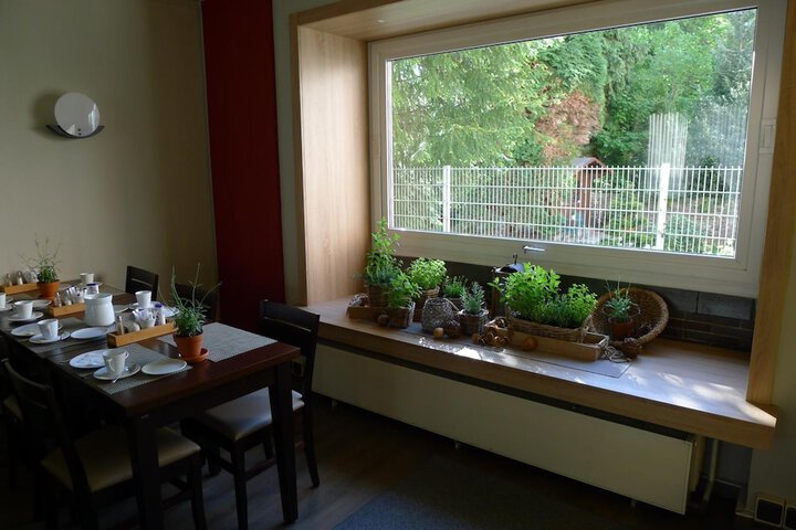 Dining 36 of 46