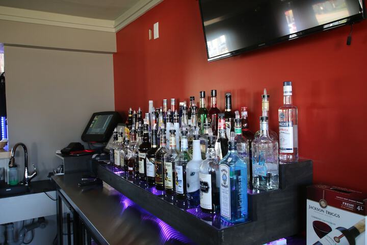 Lounge 38 of 46