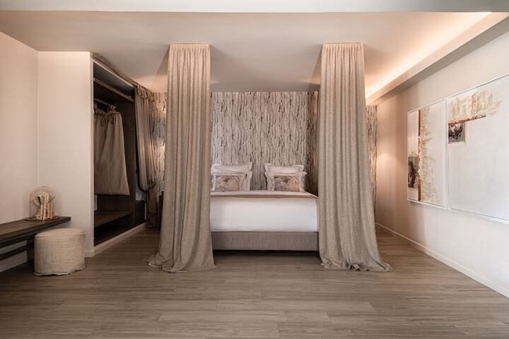 Room 51 of 184