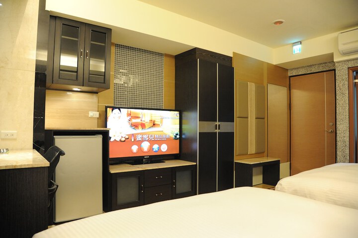 Room 6 of 50