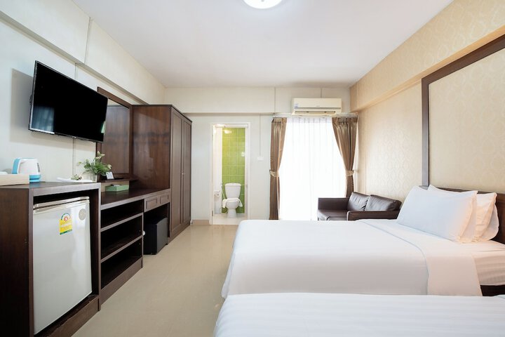 Room 35 of 67
