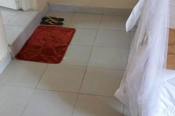Room 5 of 20