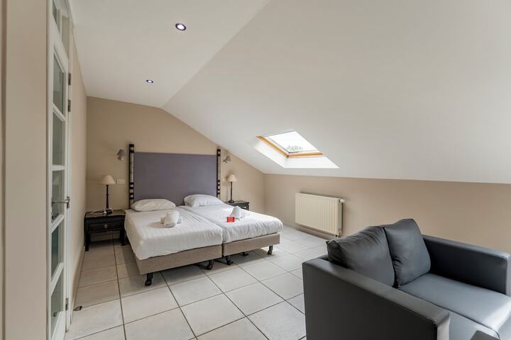 Room 36 of 60
