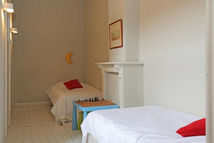Room 27 of 67