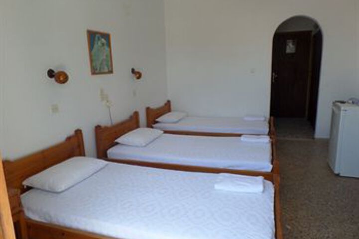 Room 5 of 8