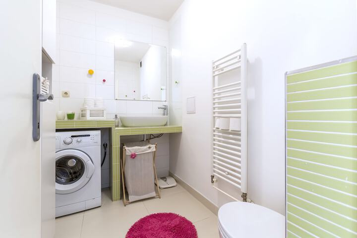 Room 169 of 180