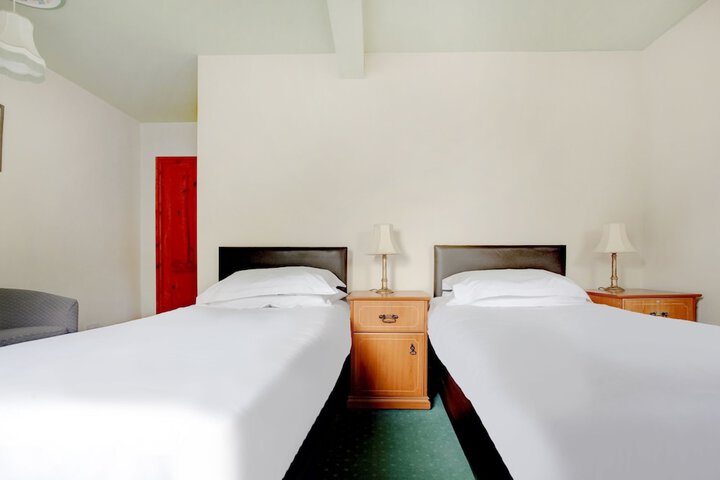 Room 32 of 52