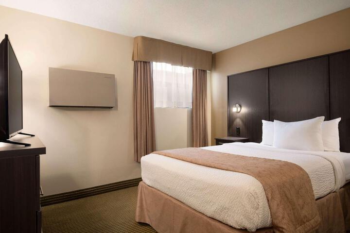 2 Double Beds (6 of 7)