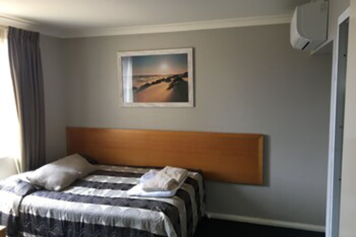Room 25 of 36