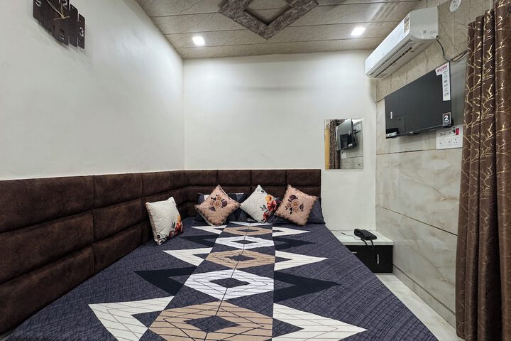 Room 18 of 36