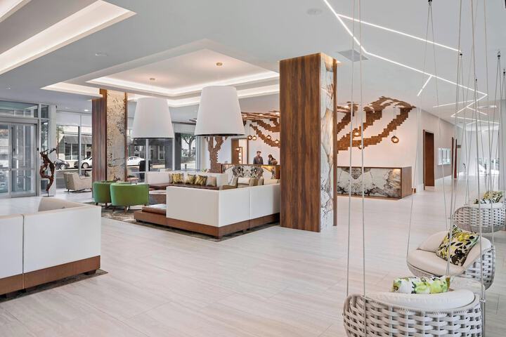Lobby lounge