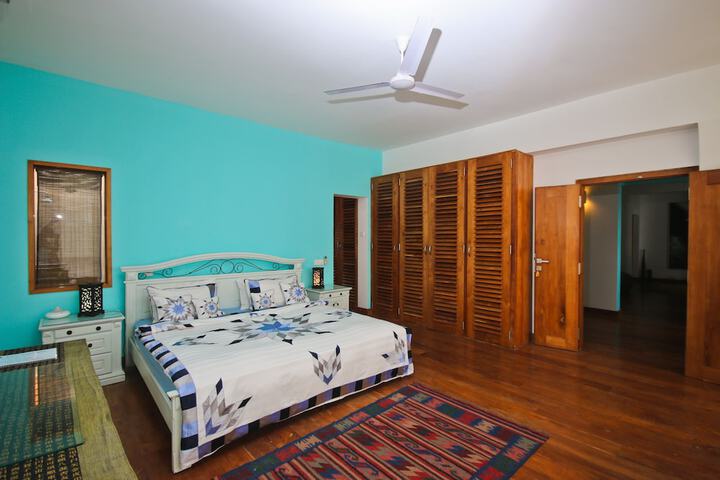 Room 7 of 43