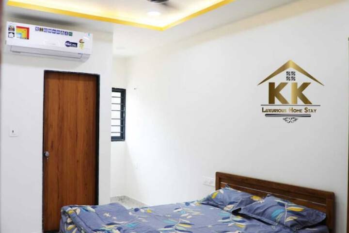 K K Luxurious Home Stay