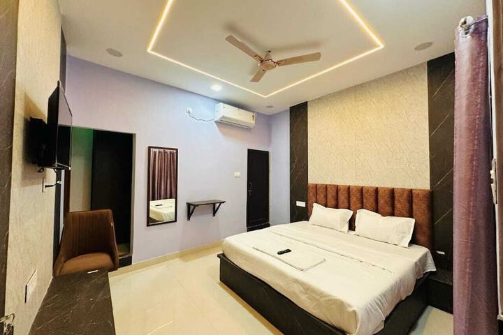 Room 13 of 46