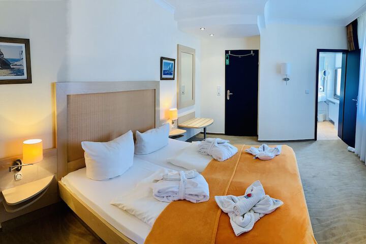 Room 16 of 49