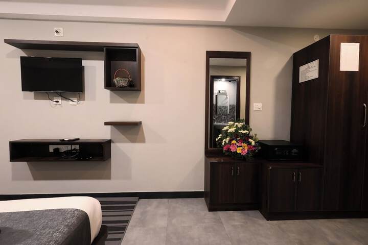 Room 15 of 33