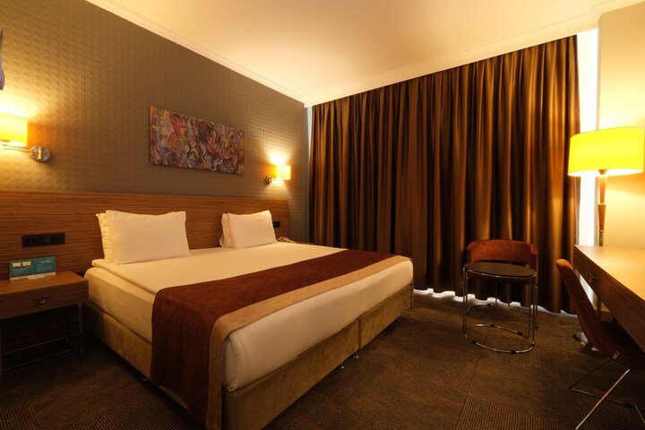 Room 10 of 55