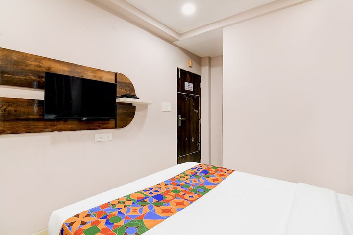 Room 9 of 27