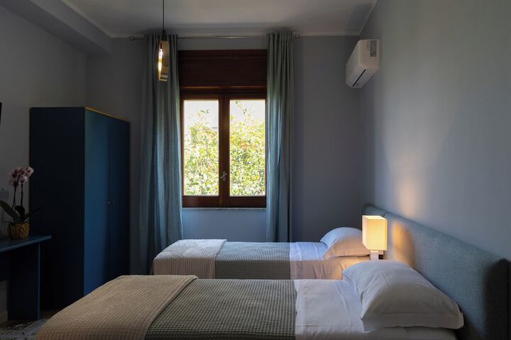 Room 7 of 65