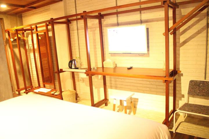 Room 4 of 64
