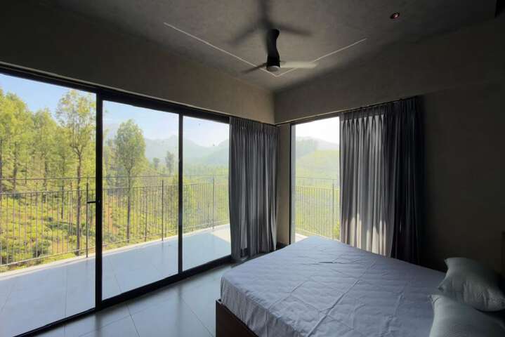 Room 27 of 72