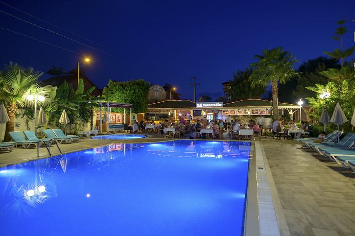 Hotel Exterior 46 of 48