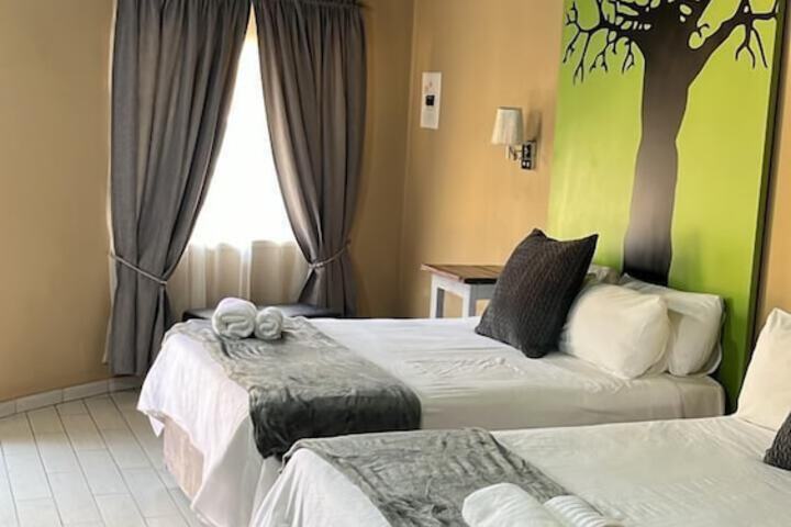 Room 12 of 34