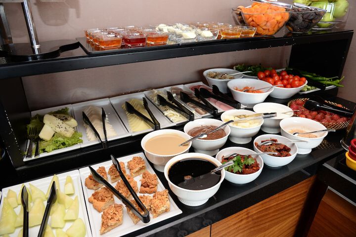 Dining 59 of 76