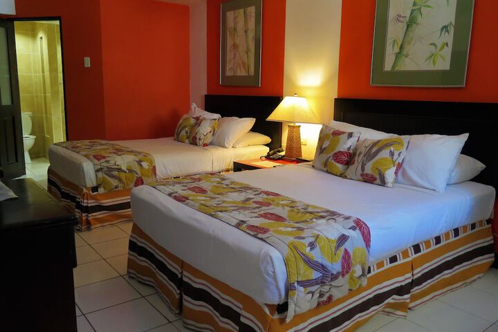 Room 2 of 33