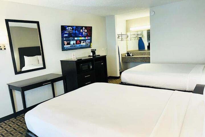 Double Deluxe King Bed (4 of 5)