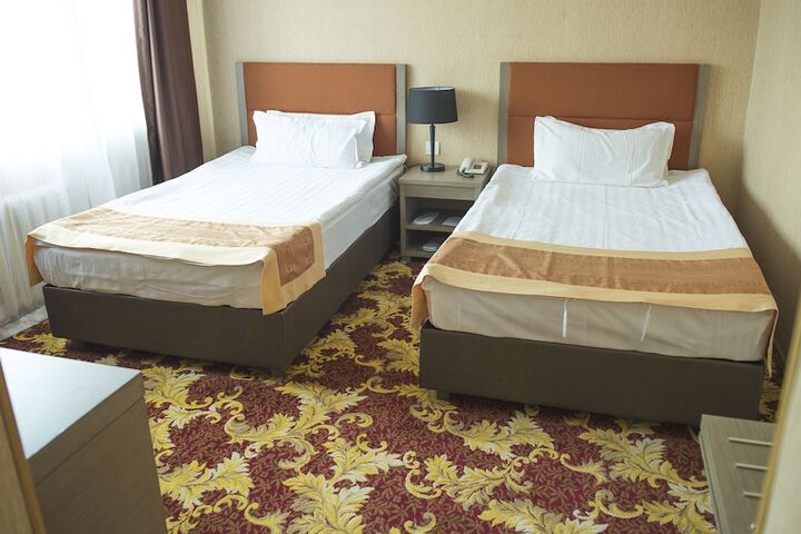 Room 10 of 17