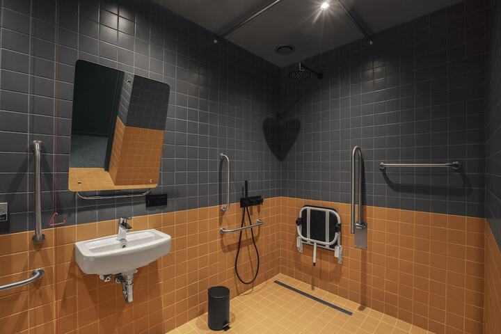 Room 35 of 58
