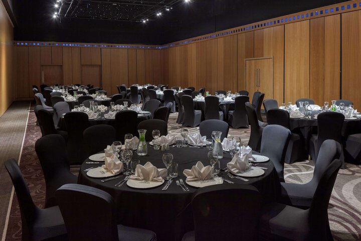 Dining 106 of 148