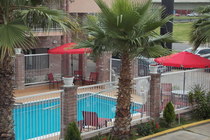 Pool 82 of 128