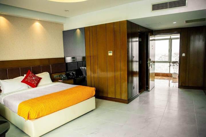 Room 3 of 7