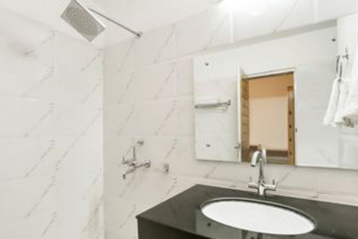 Room 2 of 20