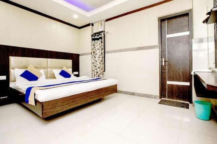 Room 2 of 11
